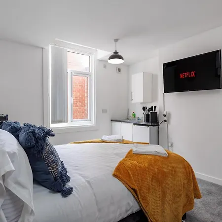 Centre 2 With Kitchenette, Free Wifi And Smart Tv With Netflix By Yoko Middlesbrough